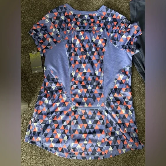 Tekgear workout set-fitted capri & tee size large - Picture 3 of 5